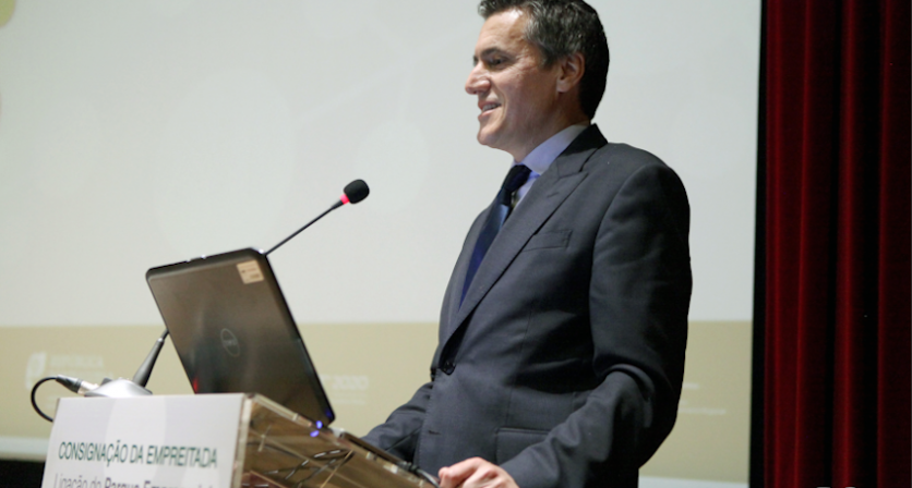 Abre-se uma nova porta para o futuro