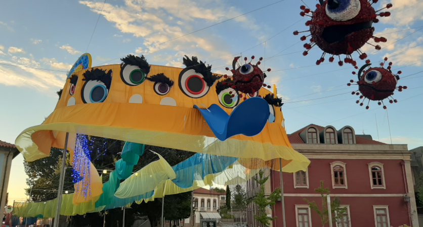 ‘Courona o Espanta-Vírus’ assinala MUNDO AO CONTRÁRIO