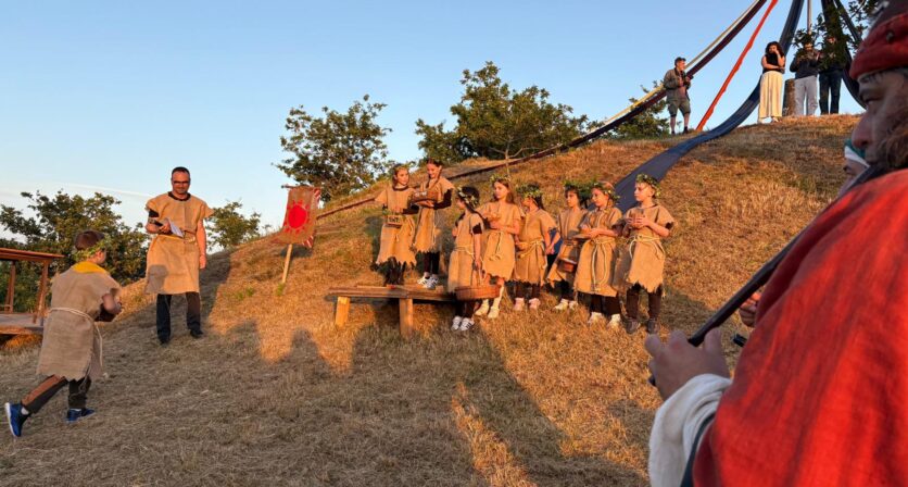 PAREDES DE COURA | Povoado Fortificado da Cividade em Cossourado celebra Solstício de Verão | sex_sáb – 20_21 jun :: a partir das 19h00