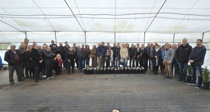 Dia da Árvore assinalado com a entrega das primeiras 70 macieiras ‘Camoesa de Coura’