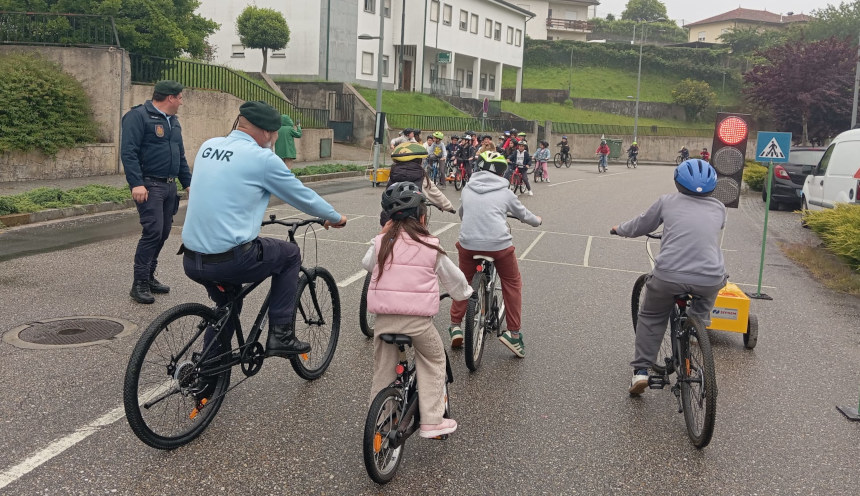 Crianças de Coura e GNR juntos pela segurança rodoviária